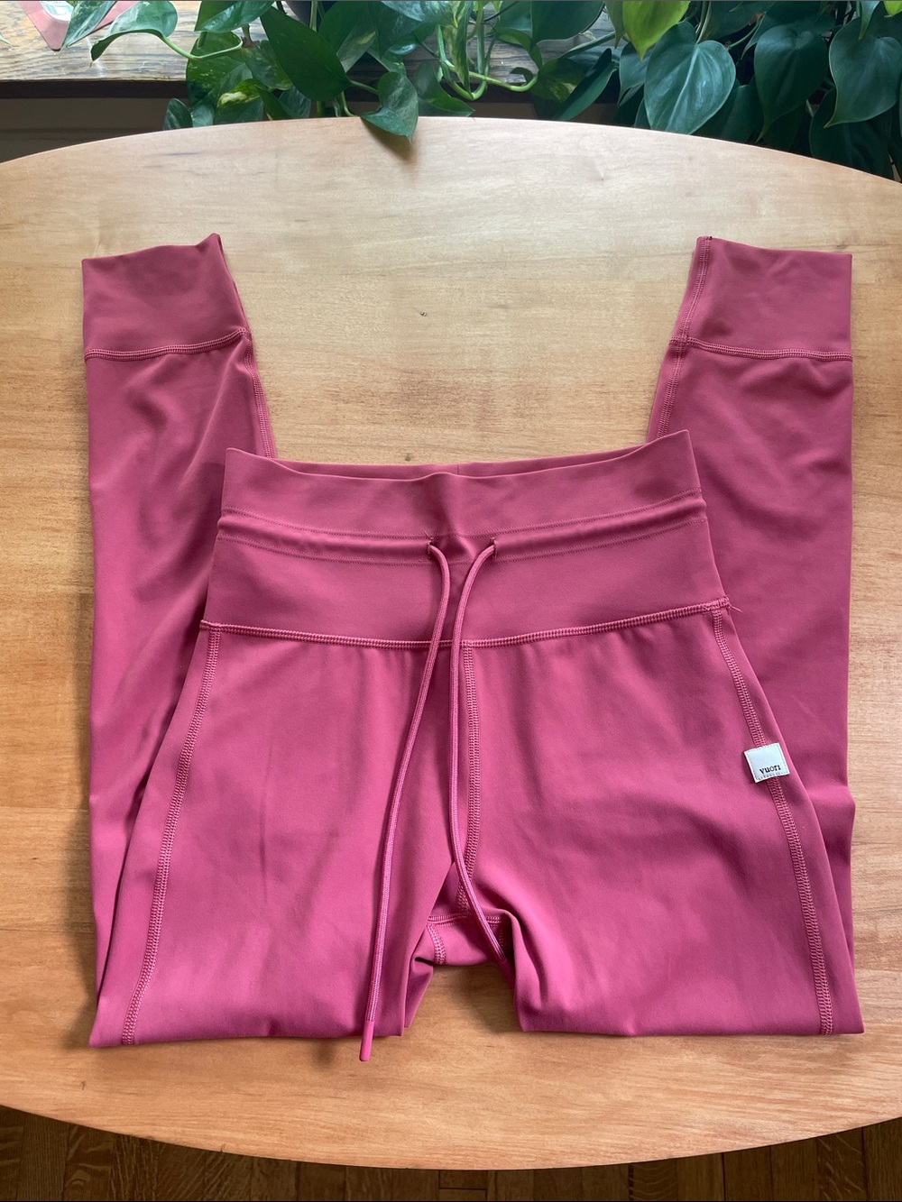 Vuori Daily Form Leggings Pinot Pink Size XS (est.) EUC